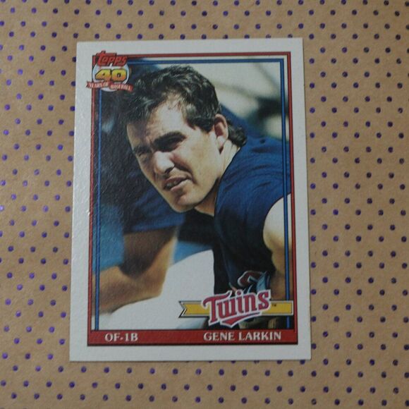 Gene Larkin #102 Baseball Card - Picture 1 of 2